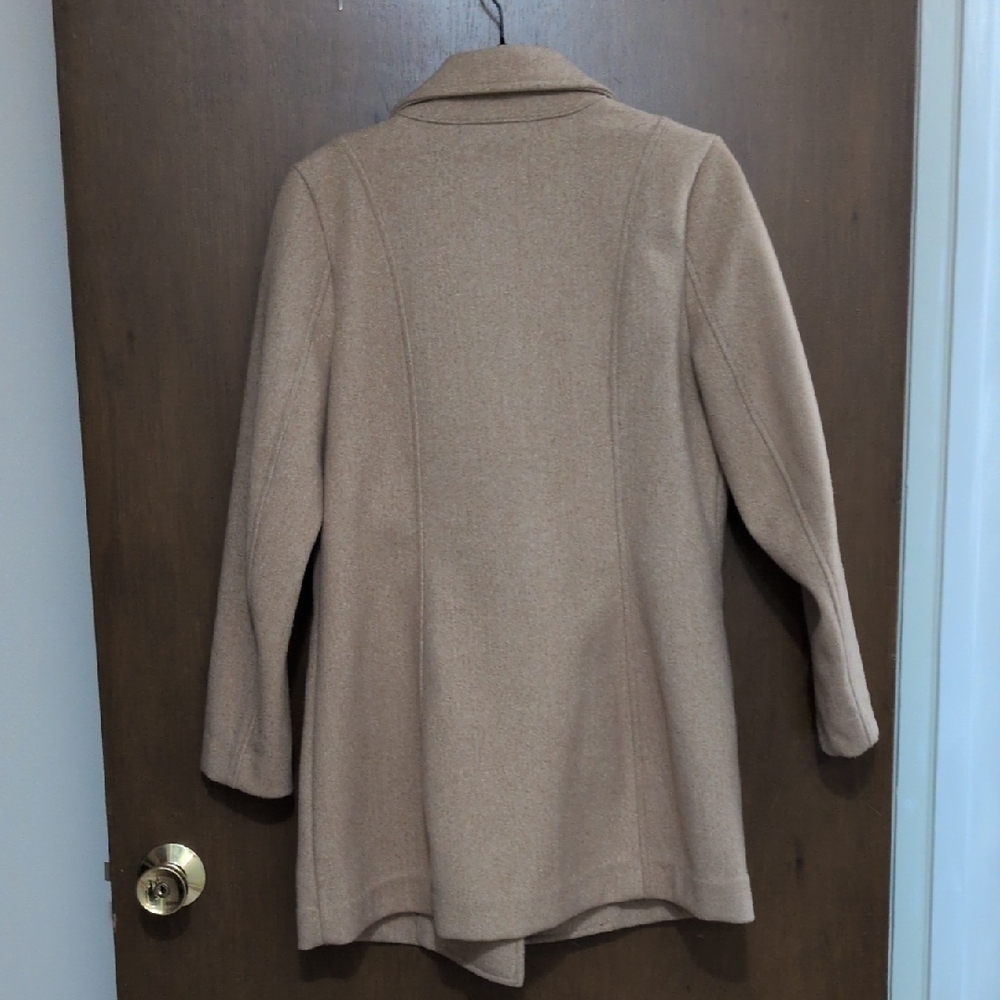 Banana Republic Tan Trench Coat - Picture 5 of 10